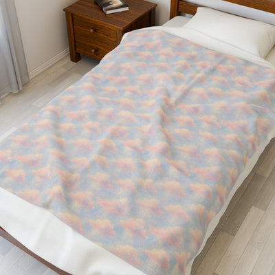 Cozy Velveteen Plush Blanket - Soft Throw for Home Decor, Gift for All Occasions, Snuggle Up in Comfort
